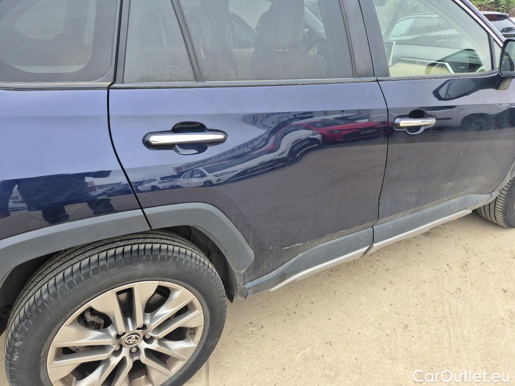  Toyota  RAV4 TOYOTA  / 2018 / 5P / todoterreno 2.5l 220H Luxury #3