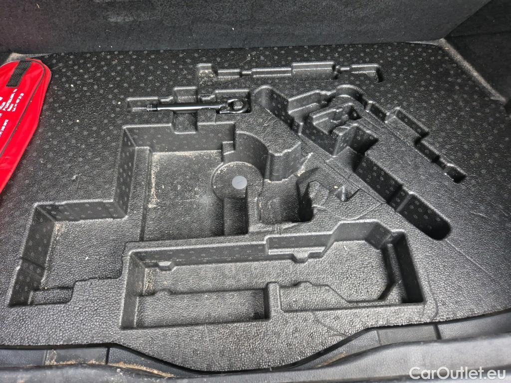  Toyota  C-HR TOYOTA  / 2019 / 5P / todoterreno 1.8 125H Advance #7