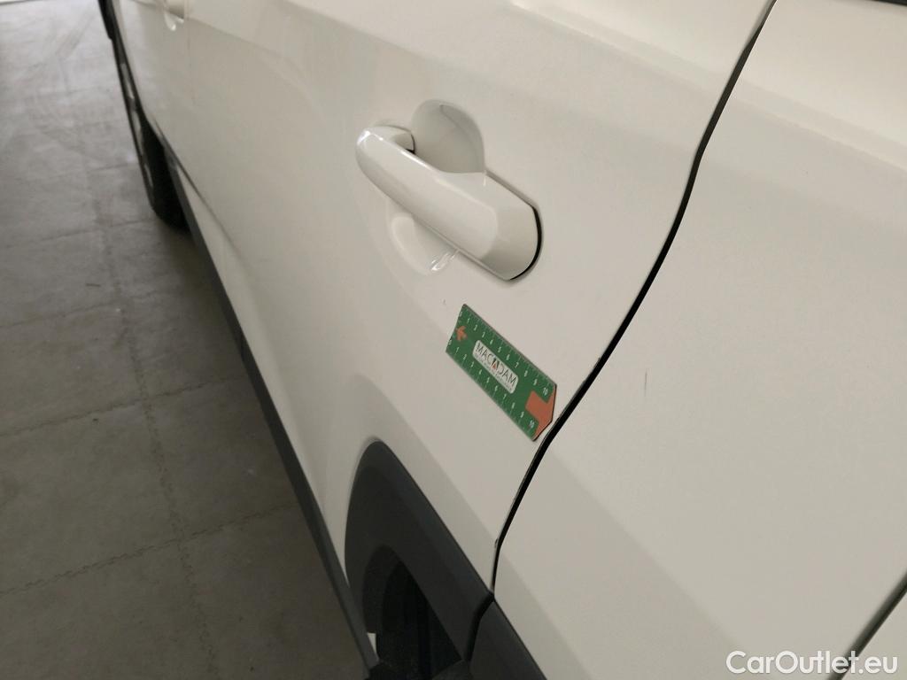  Toyota  RAV4 TOYOTA  / 2018 / 5P / todoterreno 2.5l 220H Advance #7