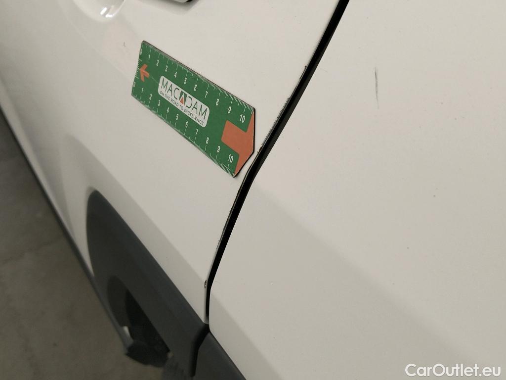  Toyota  RAV4 TOYOTA  / 2018 / 5P / todoterreno 2.5l 220H Advance #8