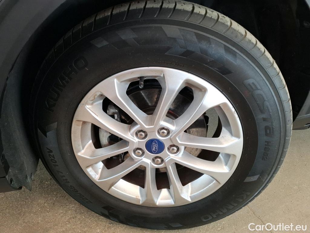  Ford  Kuga FORD  / 2019 / 5P / SUV 2.5 Dur 225 hybrid PHEV Pshift Titanium #29
