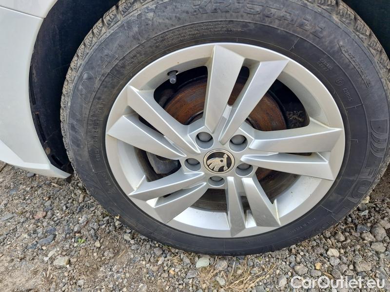  Skoda  Fabia  Combi (2015) Com.1.0TSI 70 Ambition 5d #10