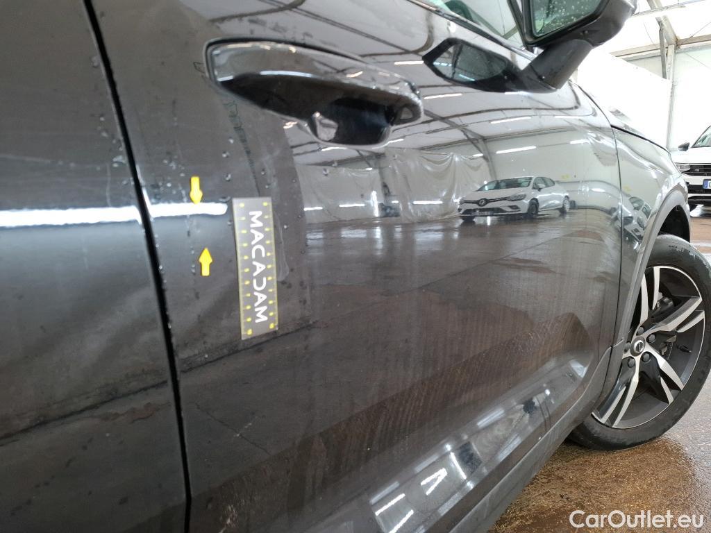  Volvo  XC 40 VOLVO XC40 / 2017 / 5P / SUV Recharge T5 262 DCT7 R-Design #33