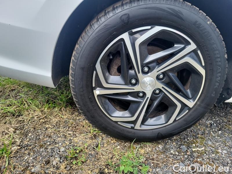  Hyundai  i30   cw (PD)(2017->)  kom.1.0TGDI 120 Comfort #11