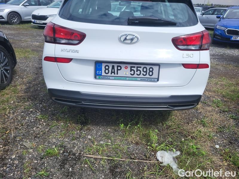  Hyundai  i30   cw (PD)(2017->)  kom.1.0TGDI 120 Comfort #8