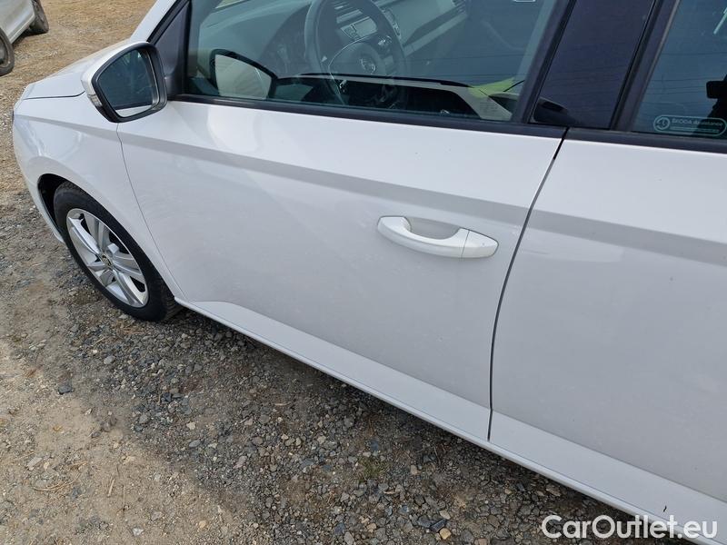  Skoda  Fabia  Combi (2015) Com.1.0TSI 70 Ambition 5d #11