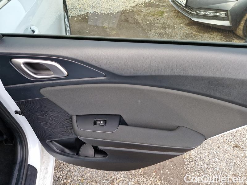  KIA  Cee'd Ceed Sportswagon (2018->) Ceed SW 1.5 T-GDI 118 Top AT #17