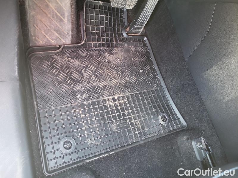  Toyota  RAV4  (2013)  2.5 PHEV Selection 4WD AT #12