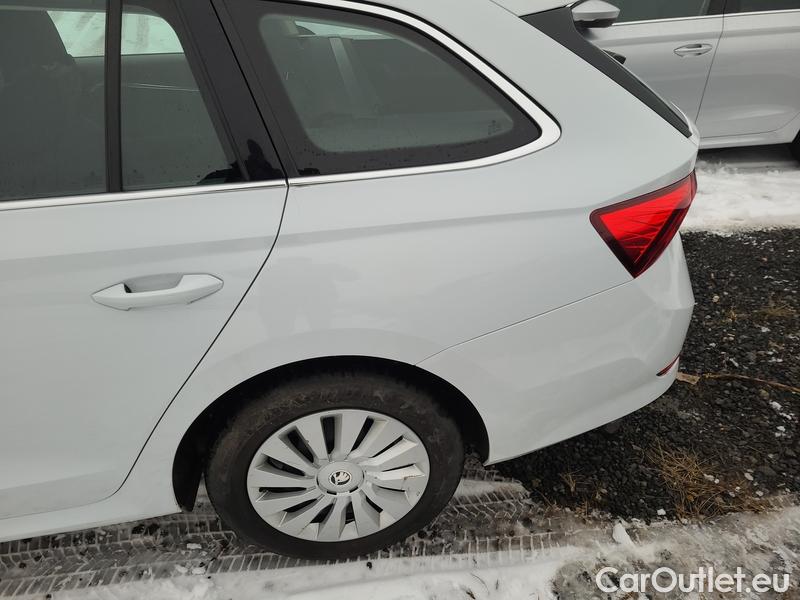  Skoda  Octavia  Combi (NX3)(2020) Oct.Combi 2.0TDI 110 Style AT #4