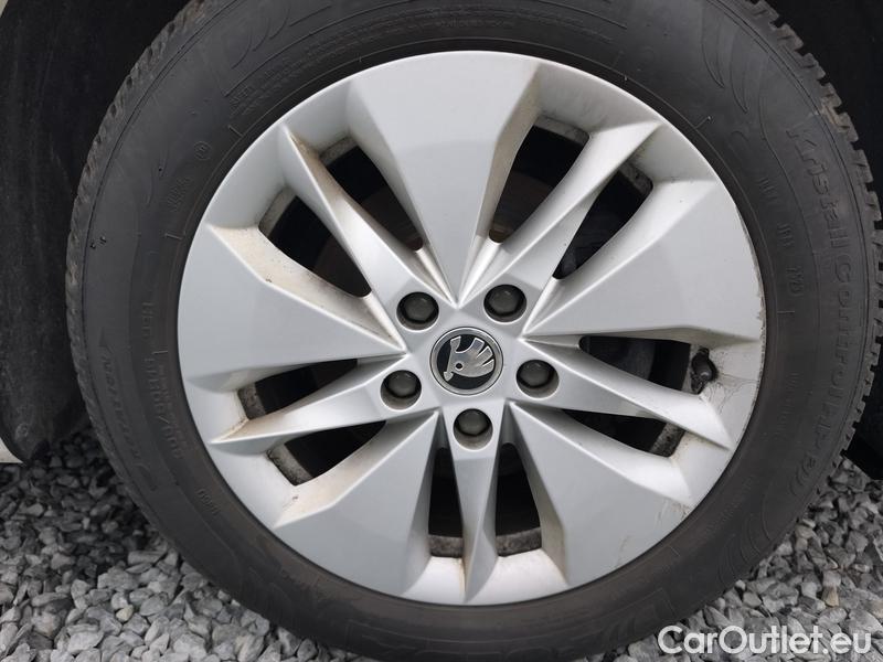  Skoda  Octavia  Combi (NX3)(2020) Oct.Combi 1.5TSI 110 Ambition #17