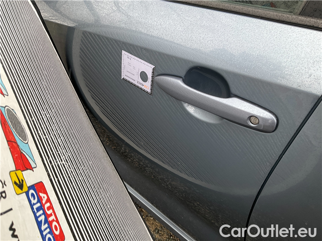  Toyota  Corolla  1.5DF Comfort 4d #8