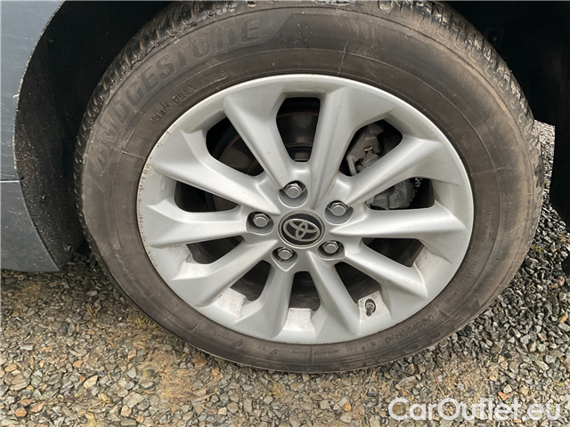  Toyota  Corolla  1.5DF Comfort 4d #6