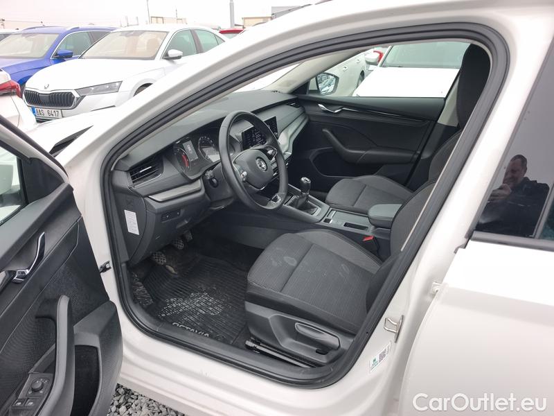  Skoda  Octavia  Combi (NX3)(2020) Oct.Combi 1.5TSI 110 Ambition #10