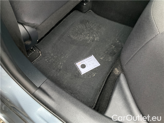  Toyota  Corolla  1.5DF Comfort 4d #7