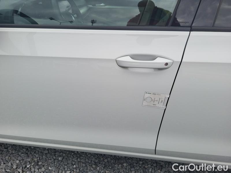  Volkswagen  Golf  VII Variant  (BV5)(2017->) Var.2.0TDI 85 Life 5d #5