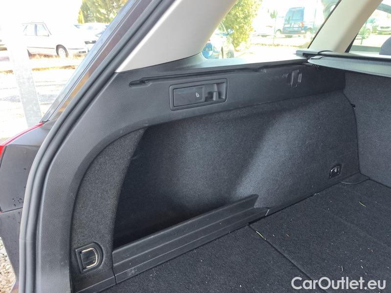  Volkswagen  Passat  Variant (CJ5) (2023) Pas.Var.1.5TSI Business AT #9