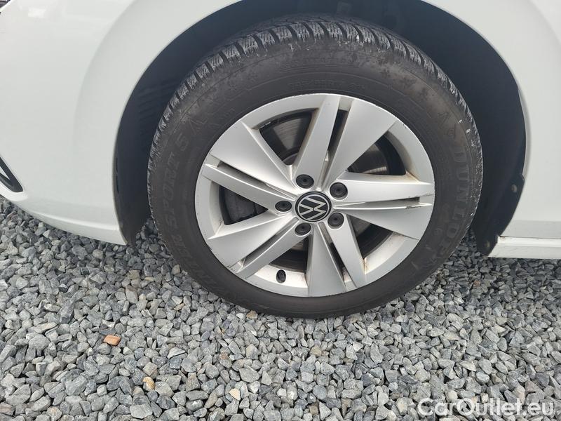  Volkswagen  Golf  VII Variant  (BV5)(2017->) Var.2.0TDI 85 Life 5d #3