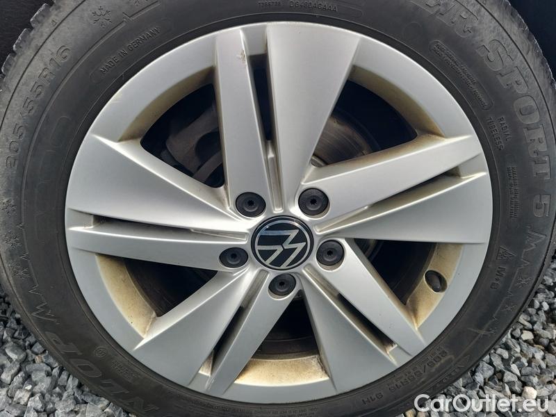  Volkswagen  Golf  VII Variant  (BV5)(2017->) Var.2.0TDI 85 Life 5d #7