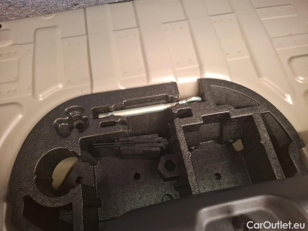  Citroen  C3 CITROEN e- / 2024 / 5P / Berline Electrique 113ch Auto YOU + pack PLUS #4
