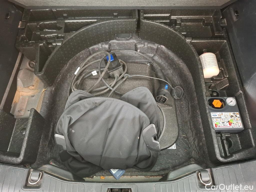  Ford  Kuga FORD  / 2019 / 5P / SUV 2.5 Dur 225 hybrid PHEV Pshift Titanium #31