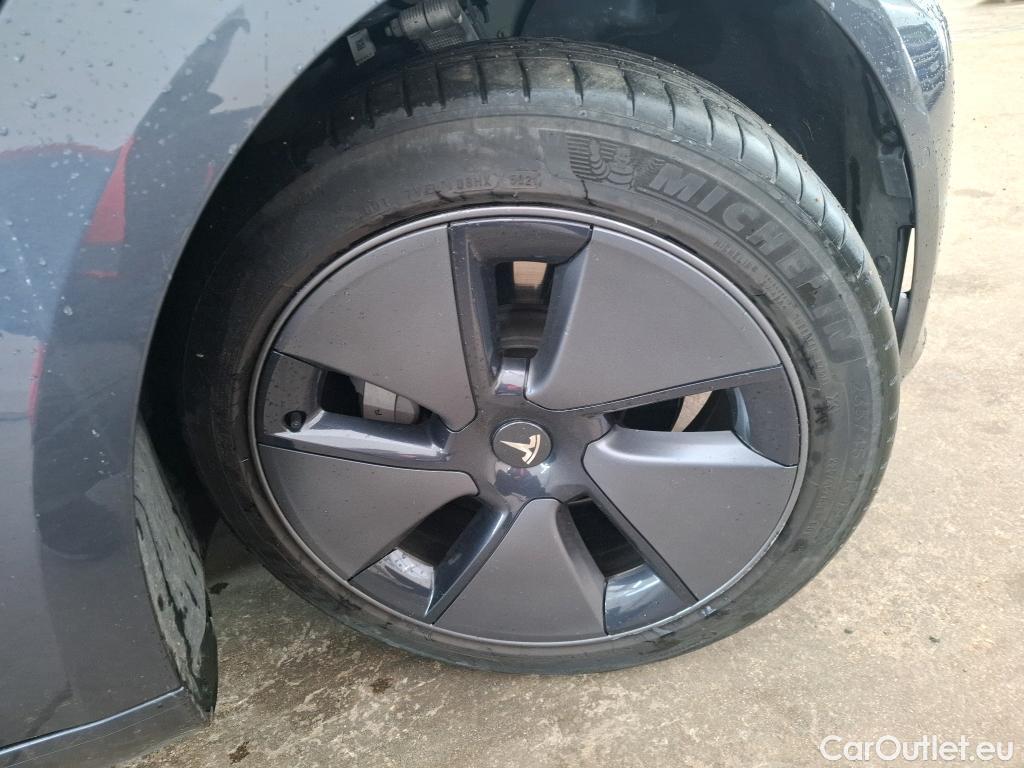  Tesla  Model 3 TESLA  / 2018 / 4P / Berline Autonomie Standard Plus RWD #17