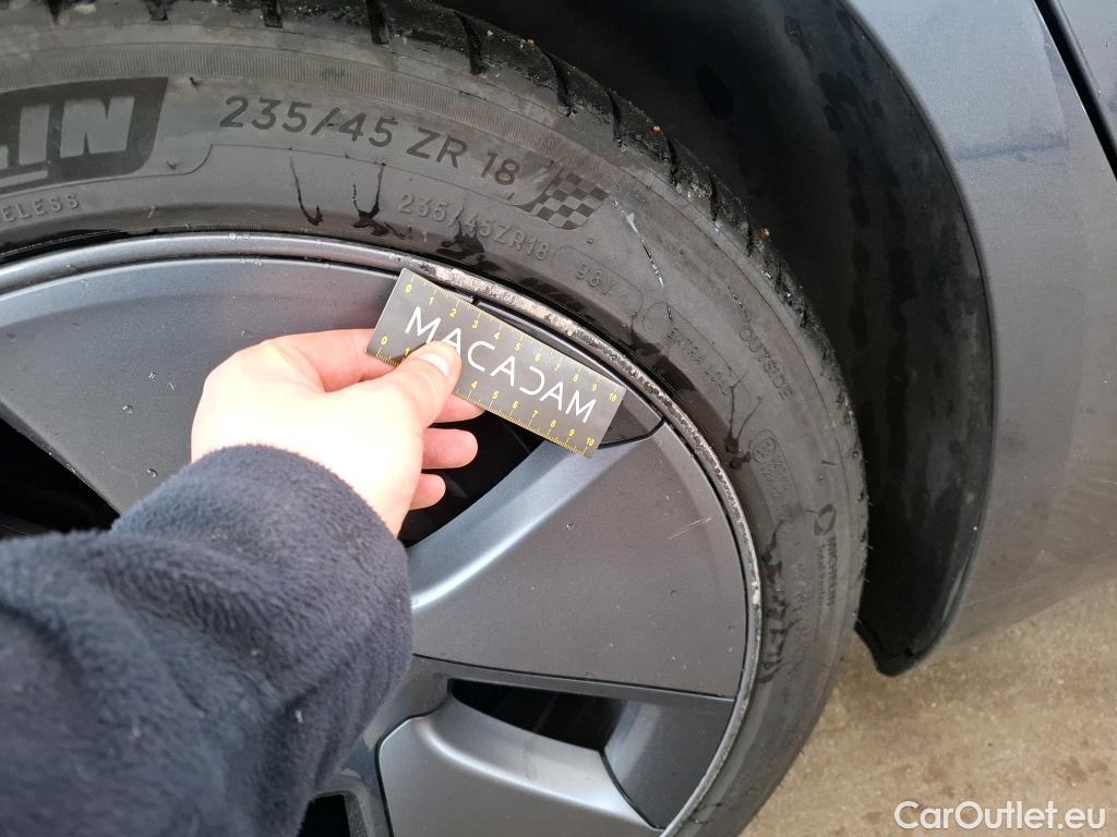  Tesla  Model 3 TESLA  / 2018 / 4P / Berline Autonomie Standard Plus RWD #15