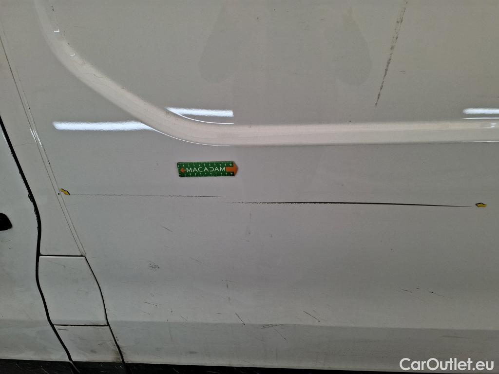  Renault  Trafic  III Fourgon L2H1 3T Confort 2.0 dCi 130CV BVM6 E6d #67
