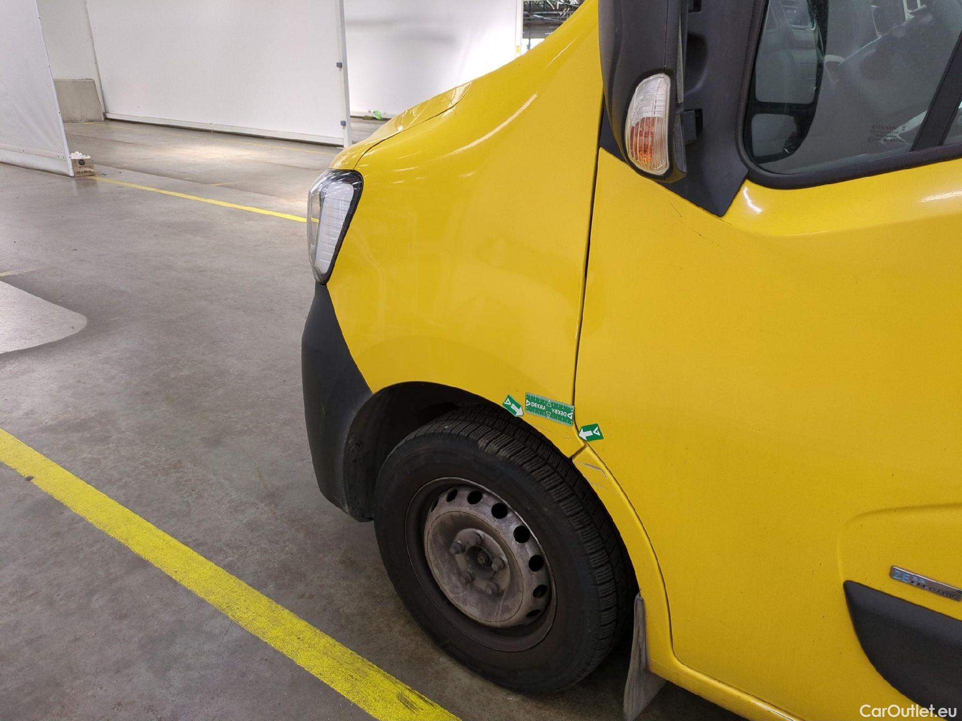  Renault  Master RENAULT  / 2019 / 4P / Fourgon tôlé FG Z.E.Tr CF F3100 L2H2 R75 AI - 19 #13