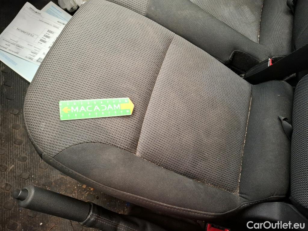 Renault  Trafic  III Fourgon L2H1 3T Confort 2.0 dCi 130CV BVM6 E6d #61