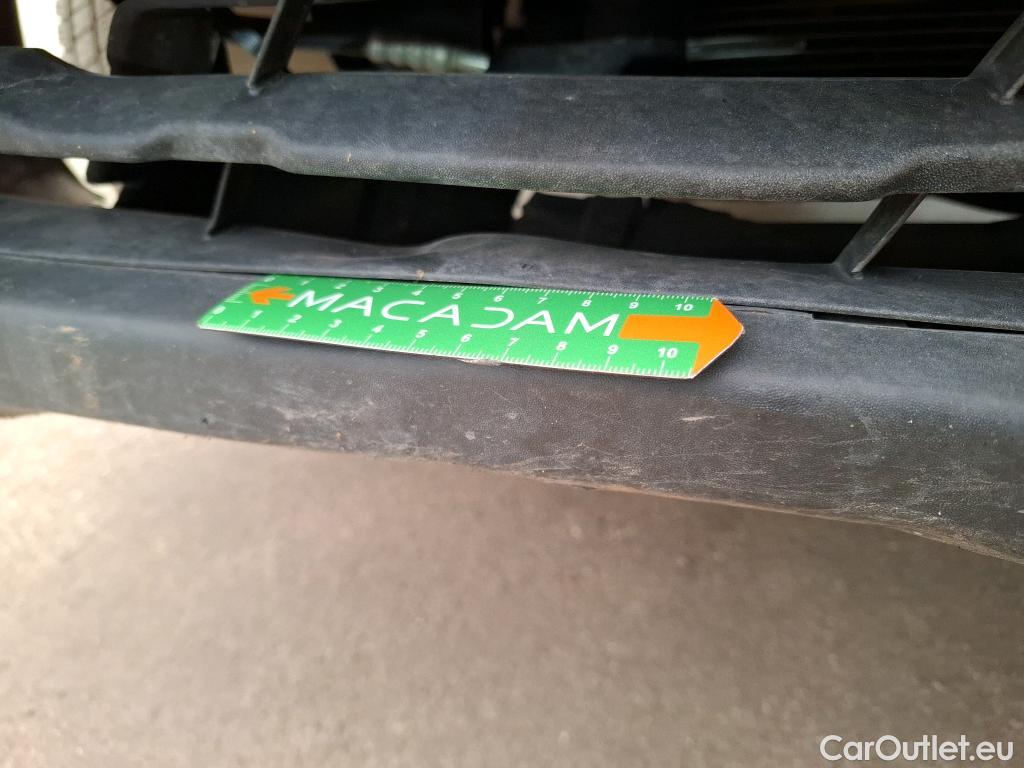  Renault  Trafic  III Fourgon L2H1 3T Confort 2.0 dCi 130CV BVM6 E6d #37