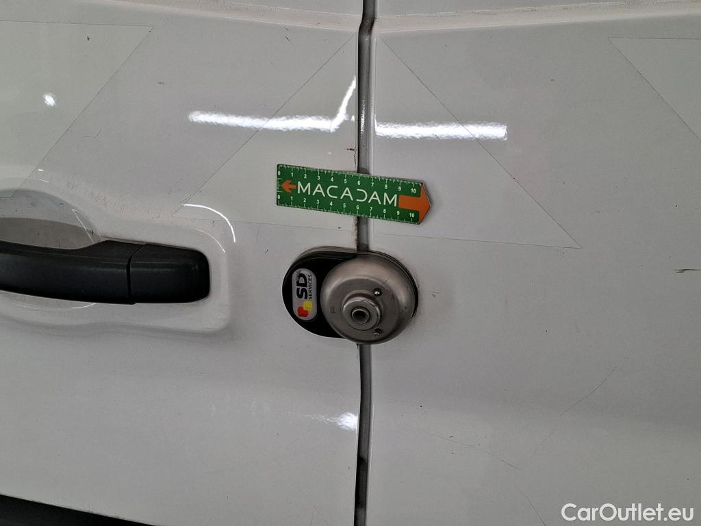  Renault  Trafic RENAULT  / 2019 / 4P / Fourgon tole FG GCF L1H1 1000 dCi 120 S&S #36