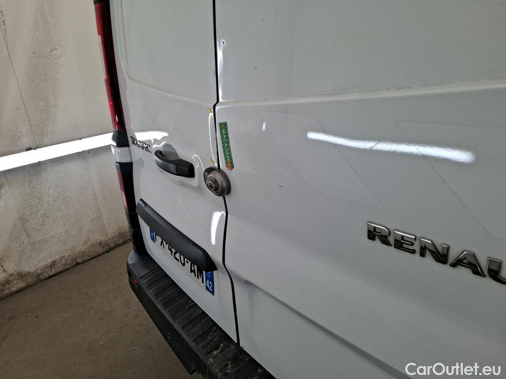  Renault  Trafic RENAULT  / 2019 / 4P / Fourgon tole FG GCF L1H1 1000 dCi 120 S&S #33