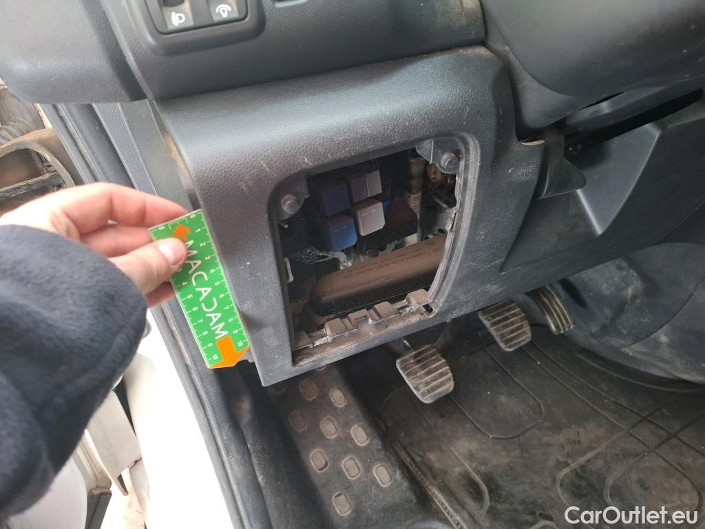  Renault  Trafic RENAULT  / 2019 / 4P / Fourgon tole FG GCF L1H1 1000 dCi 120 S&S #40