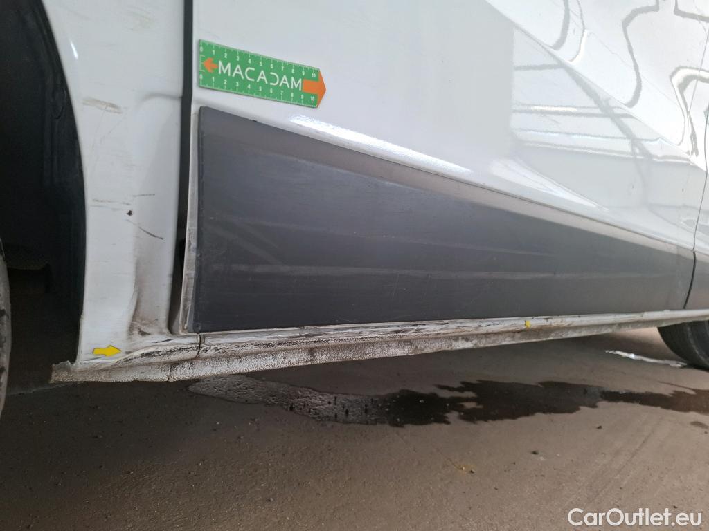  Renault  Trafic RENAULT  / 2019 / 4P / Fourgon tole FG GCF L1H1 1000 dCi 120 S&S #9
