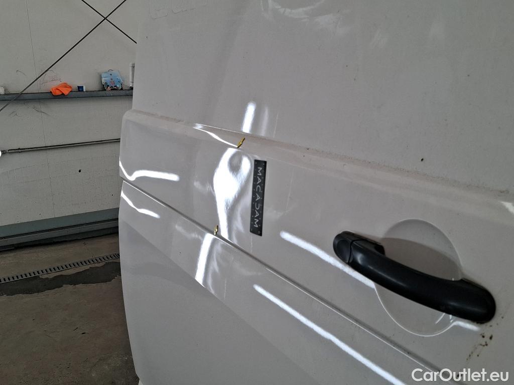  Volkswagen  Transporter VOLKSWAGEN  / 2019 / 4P / Fourgon tôlé 2.0 TDi 150 4MO L1H1 Business Line #4