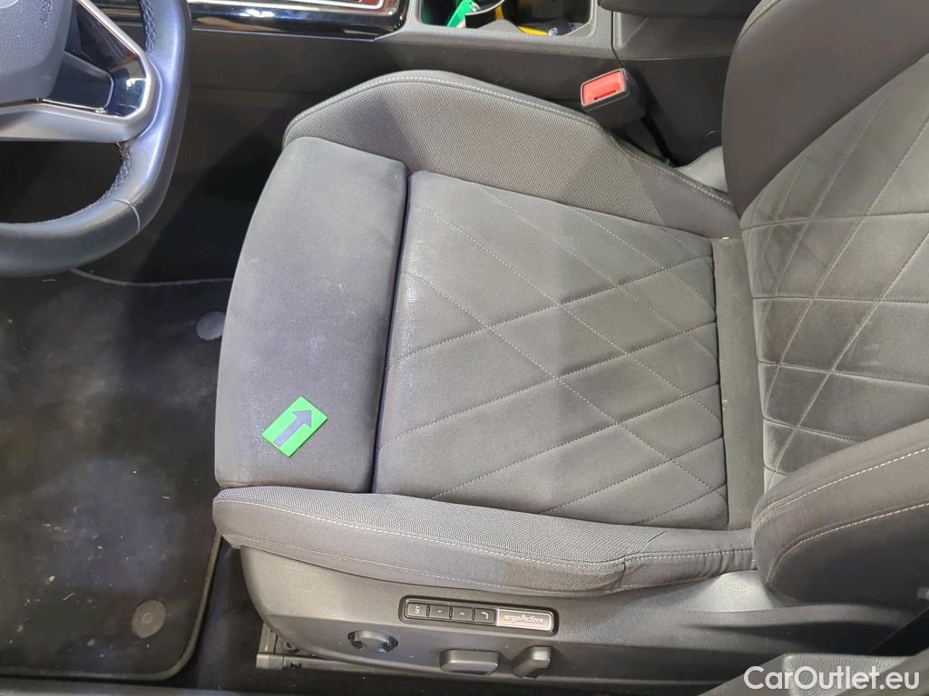  Volkswagen  Golf  Style 2.0 TDI DSG 150CP #37