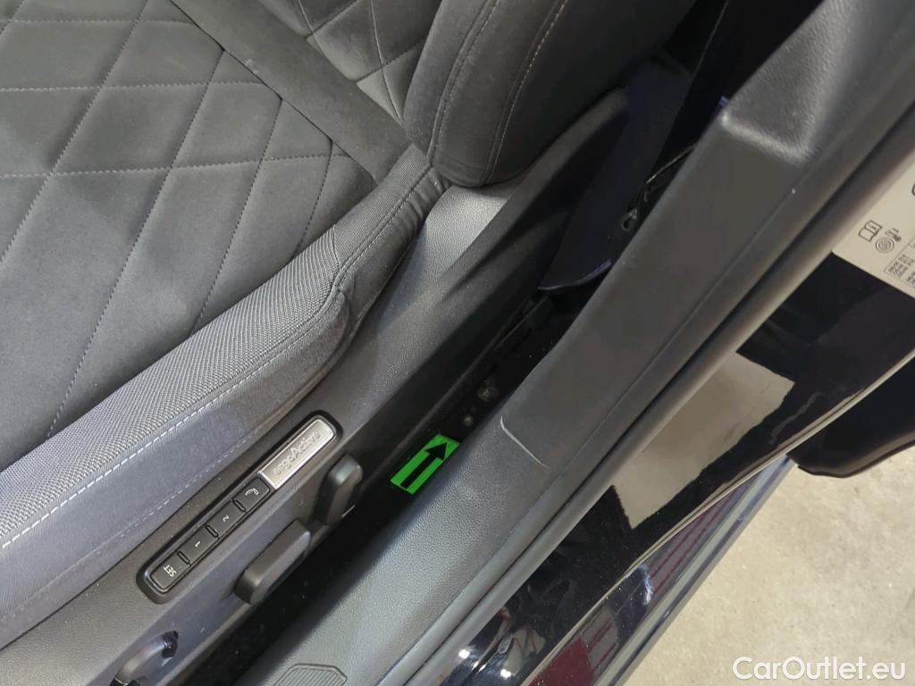  Volkswagen  Golf  Style 2.0 TDI DSG 150CP #3