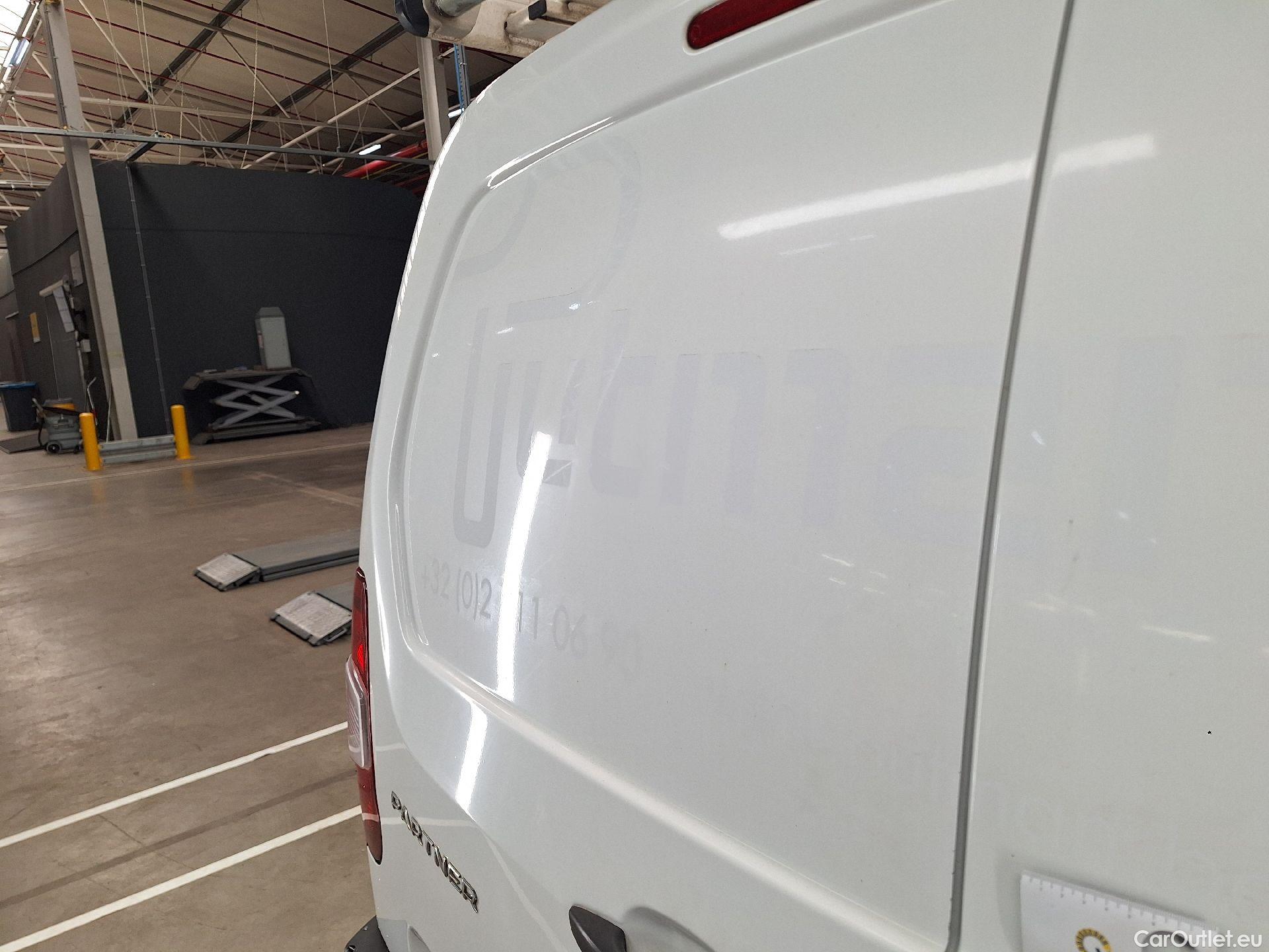  Peugeot  Partner Peugeot, _ '18, Peugeot  1.5 BHDi L1 Light 96kW s/s Aut. Pr #22