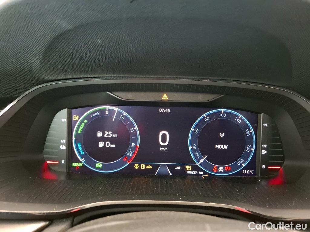  Skoda  Octavia SKODA  Combi / 2020 / 5P / Break 1.4 TSI PHEV iV 204 DSG6e Business #32
