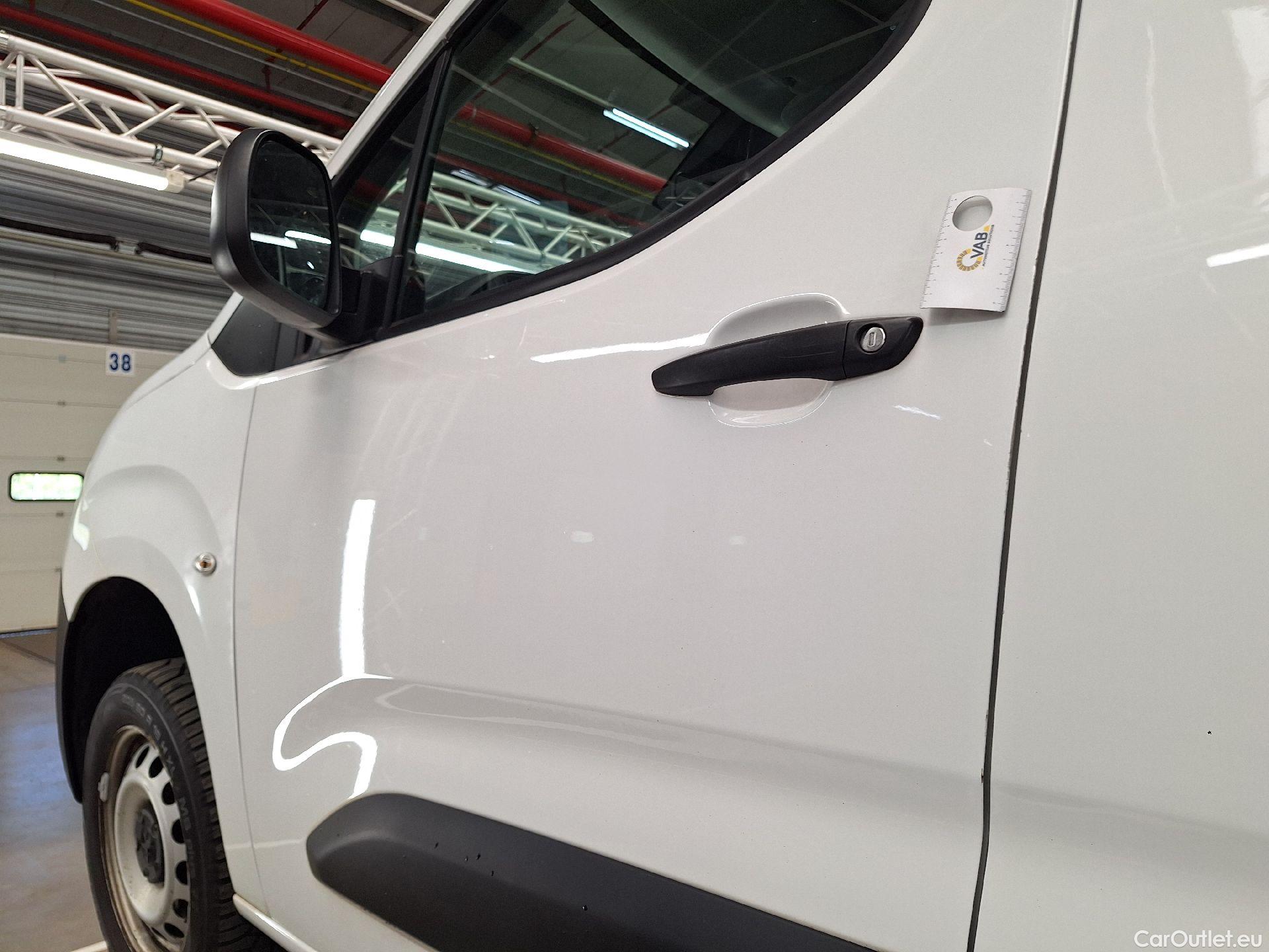  Peugeot  Partner Peugeot, _ '18, Peugeot  1.5 BHDi L1 Light 96kW s/s Aut. Pr #37