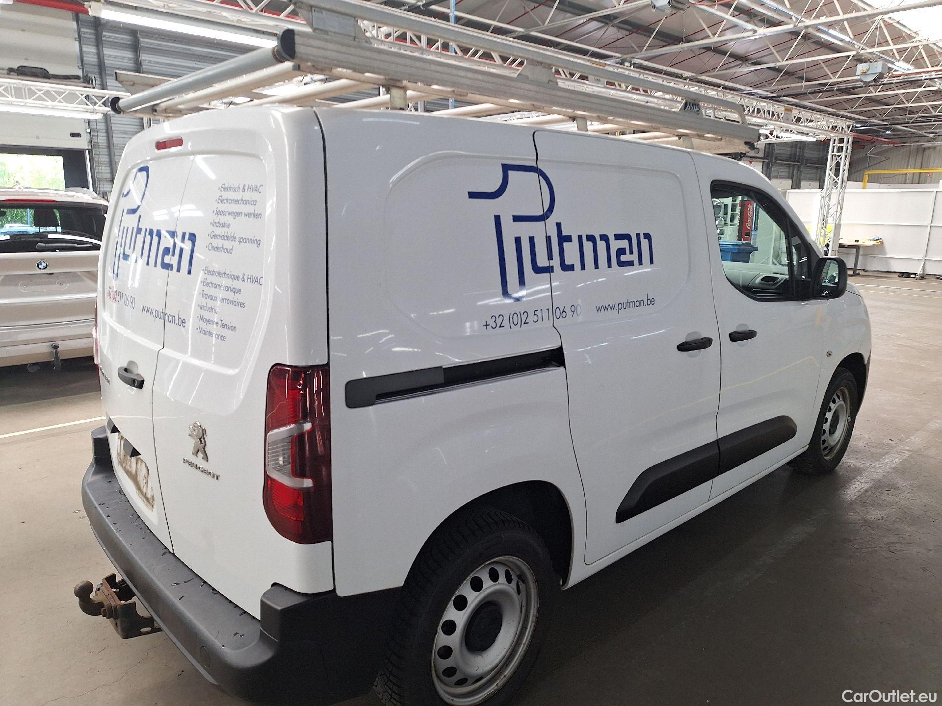  Peugeot  Partner Peugeot, _ '18, Peugeot  1.5 BHDi L1 Light 96kW s/s Aut. Pr #1