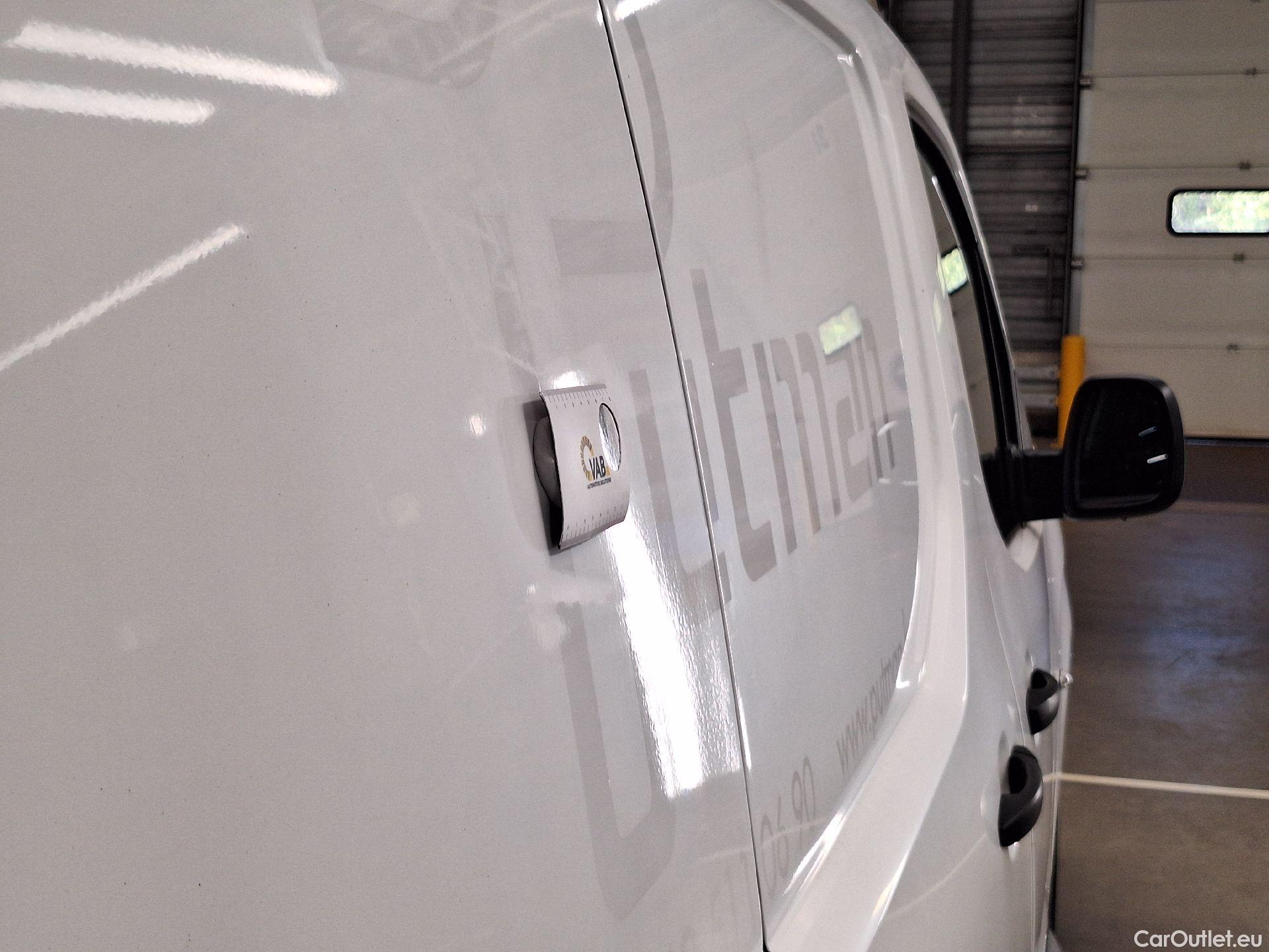  Peugeot  Partner Peugeot, _ '18, Peugeot  1.5 BHDi L1 Light 96kW s/s Aut. Pr #25