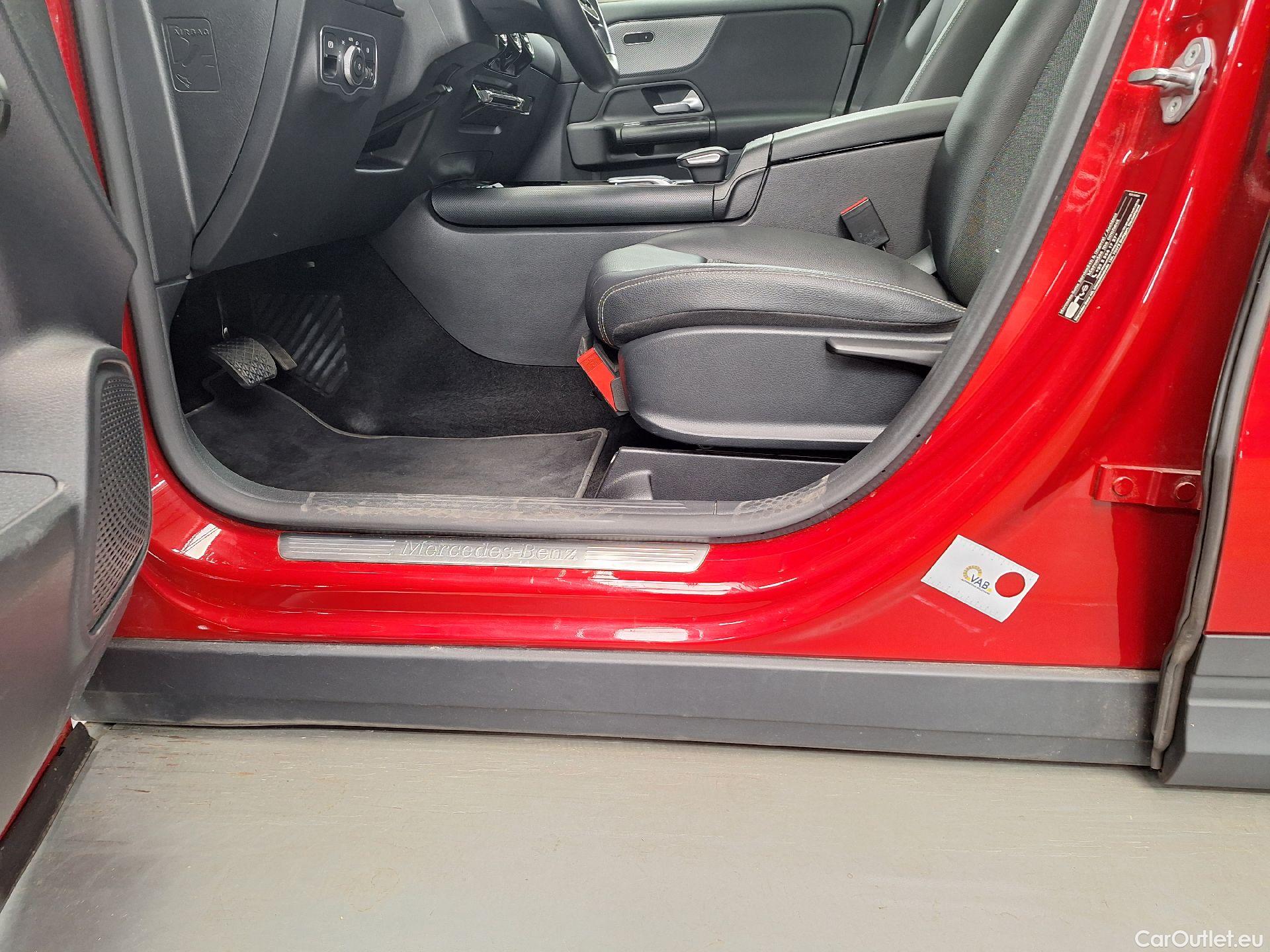  Mercedes  GLA Mercedes,  '20, Mercedes-Benz   200 d Business Solution 5d #33