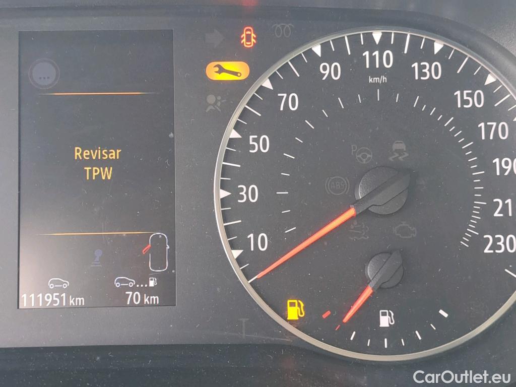  Renault  Clio RENAULT  / 2019 / 5P / berlina con portón Intens TCe 67 kW (91CV) #23