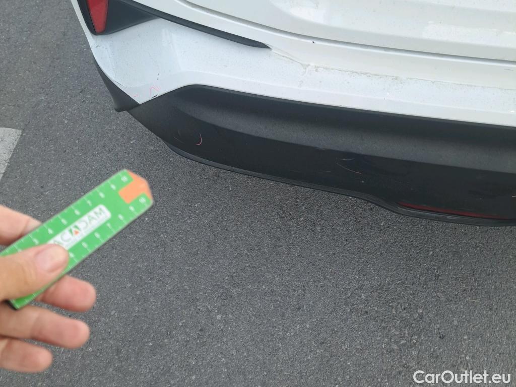  Toyota  C-HR TOYOTA  / 2019 / 5P / todoterreno 1.8 125H Active #3