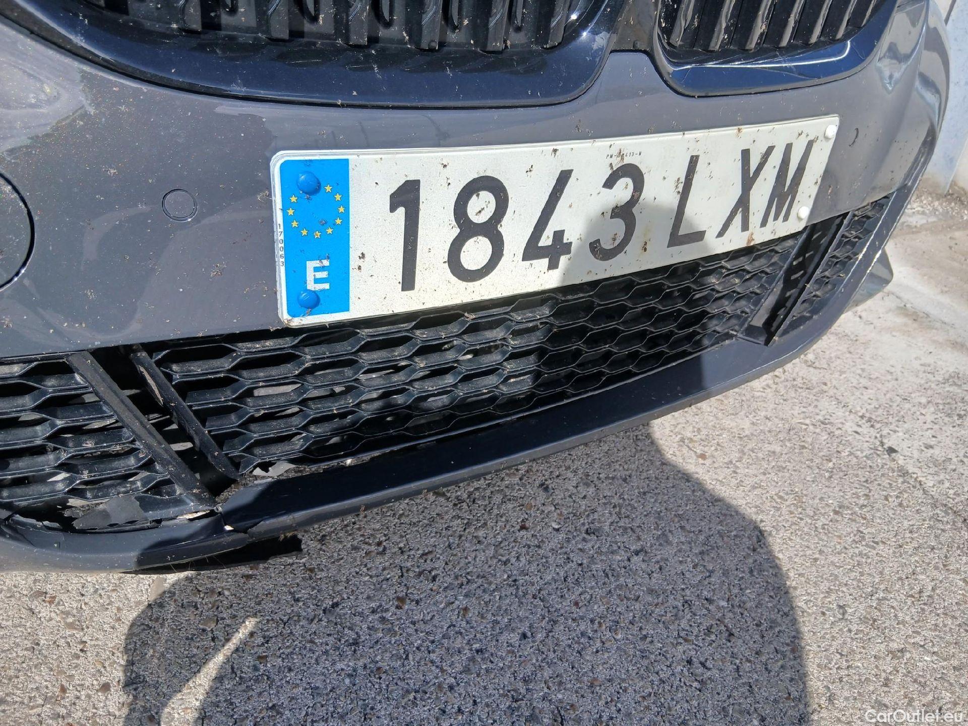  Bmw  Serie 3 BMW  / 2019 / 5P / familiar 320i Auto. Touring #13