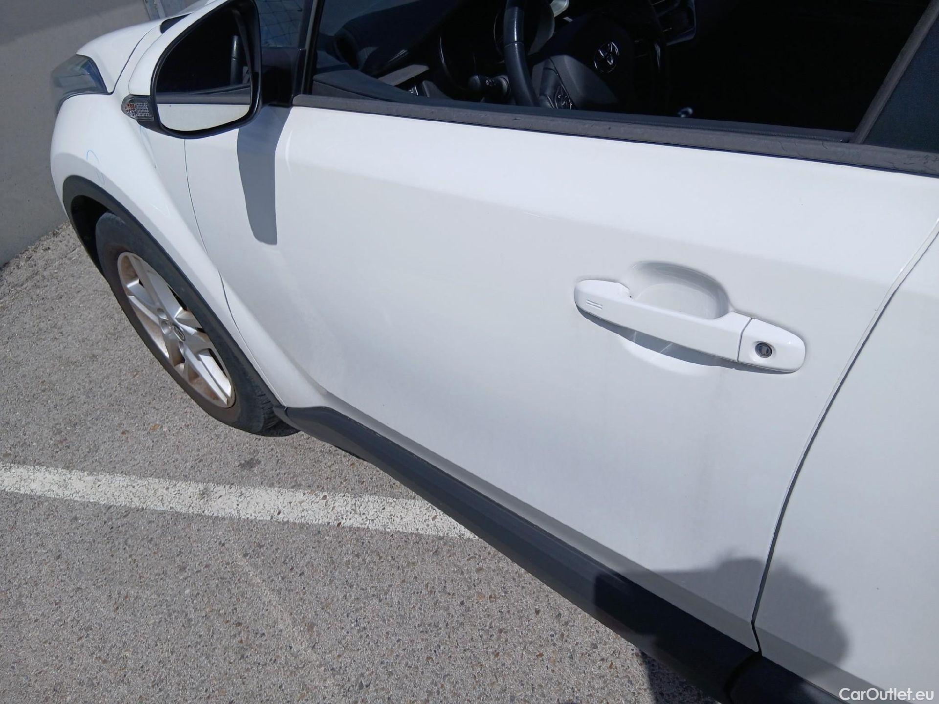  Toyota  C-HR TOYOTA  / 2019 / 5P / todoterreno 1.8 125H Active #15