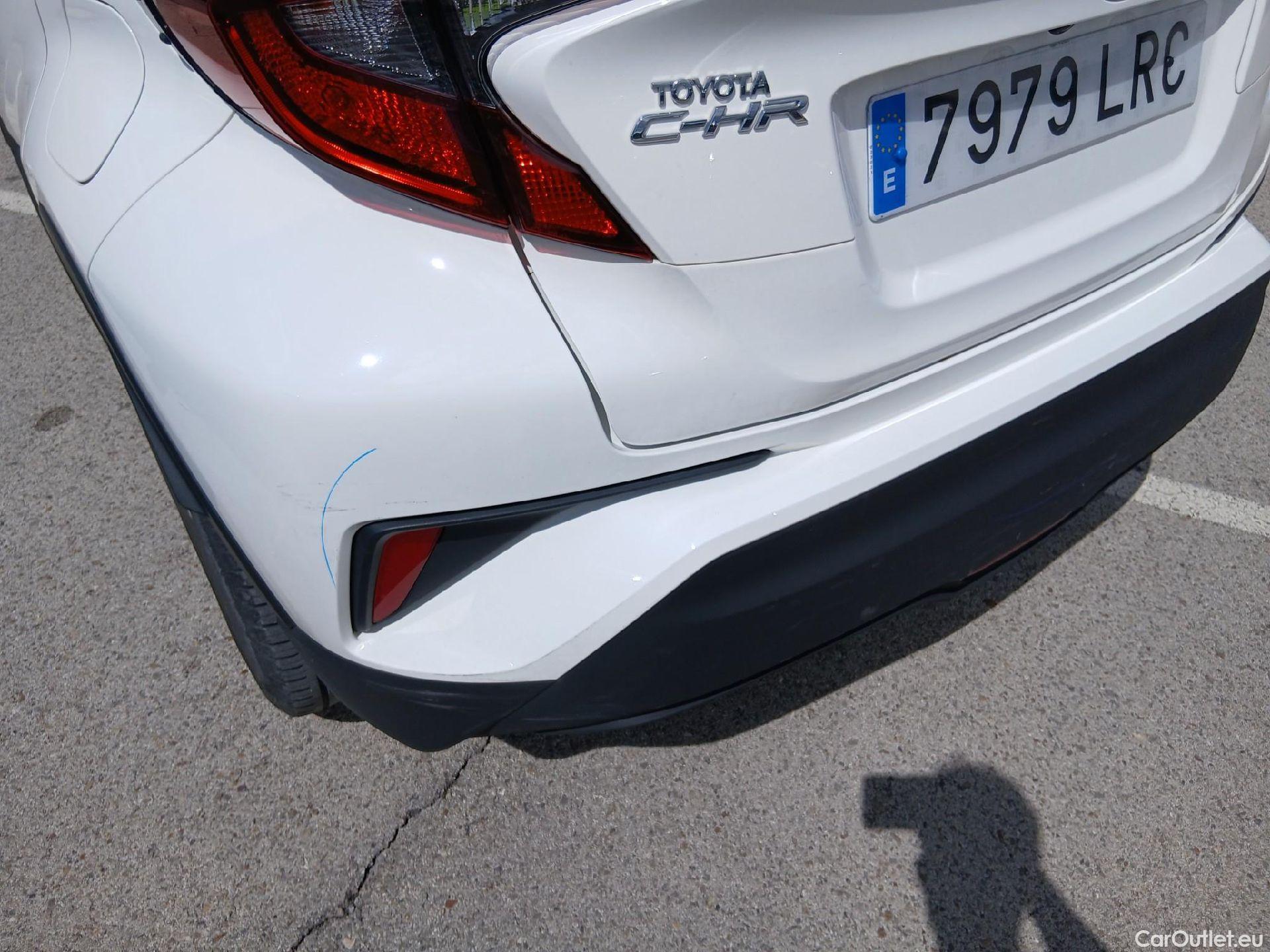  Toyota  C-HR TOYOTA  / 2019 / 5P / todoterreno 1.8 125H Active #19