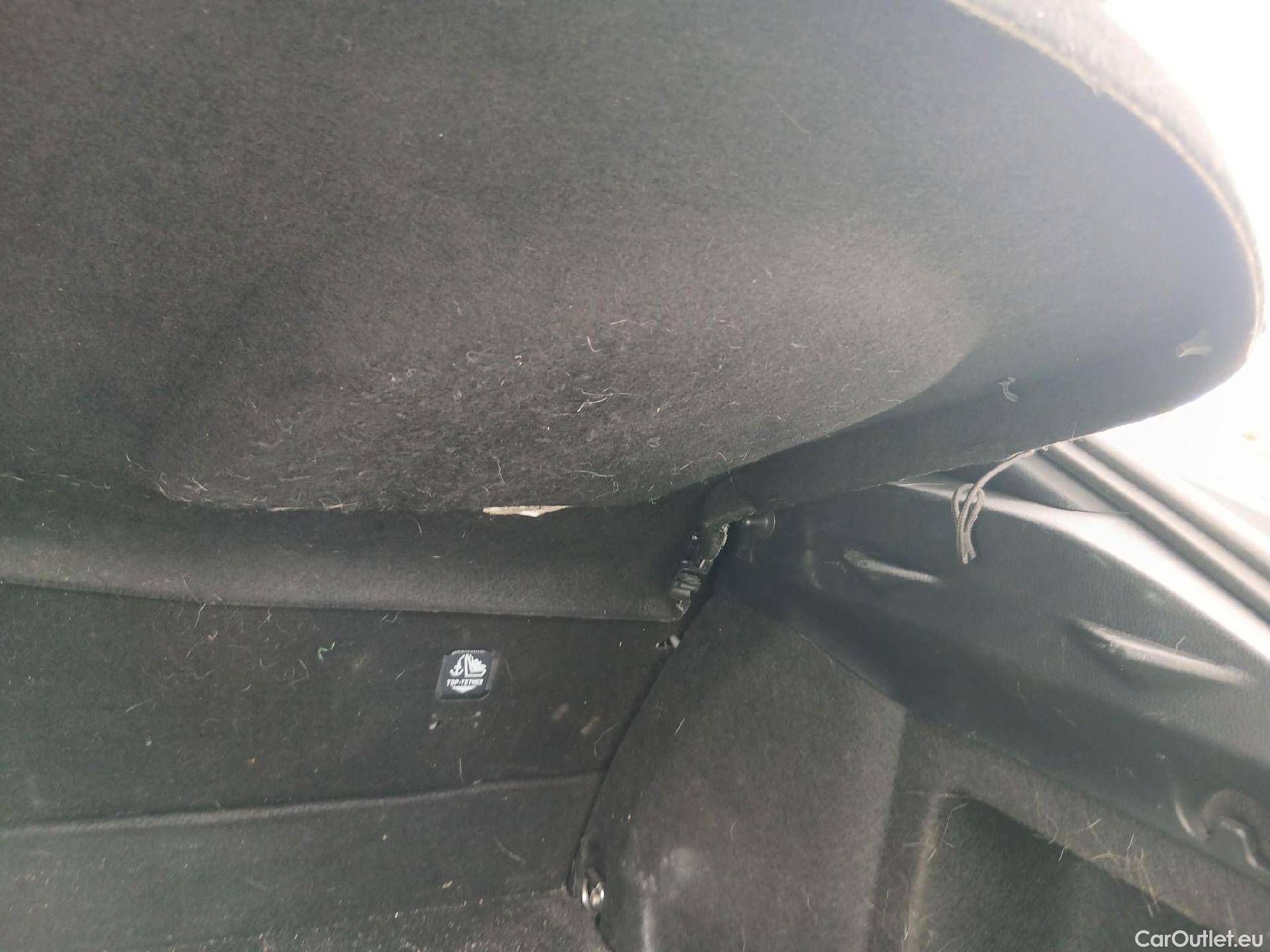  Toyota  C-HR TOYOTA  / 2019 / 5P / todoterreno 1.8 125H Advance #4