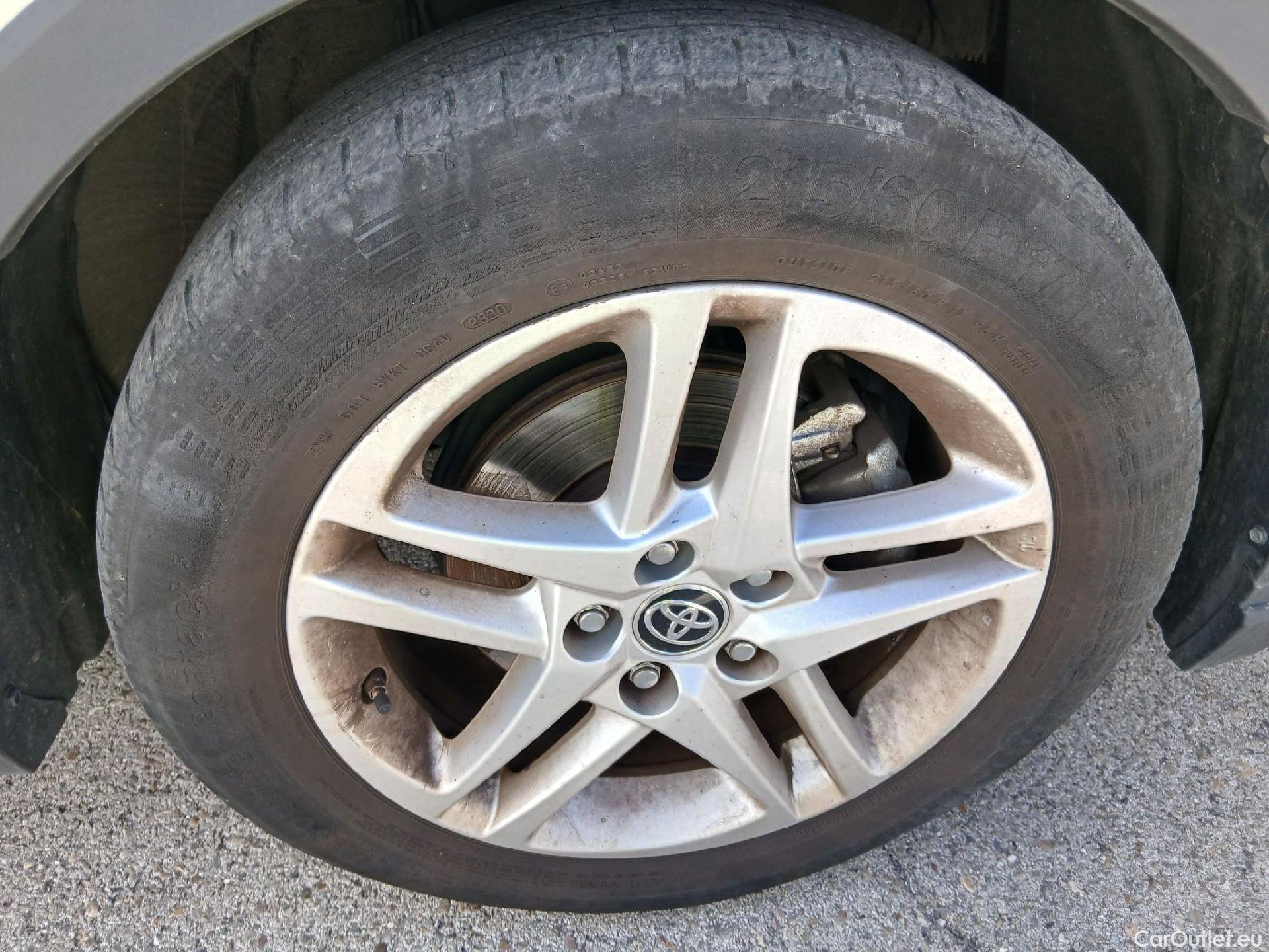  Toyota  C-HR TOYOTA  / 2019 / 5P / todoterreno 1.8 125H Active #30